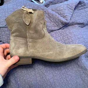 nwt western suede clova boots